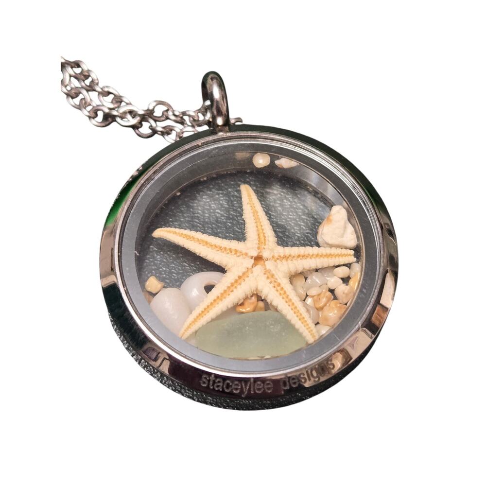 Hawai'i Memory Beach Locket Starfish, Sandra, Sea Glass Silvertone